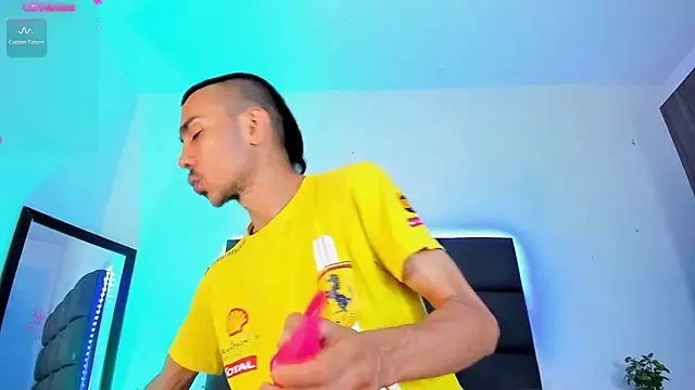 Snapshot of steven_hott8 chatting on 03/02/25, 07:45 steven hott8 online show from 03/02/25, 07:45