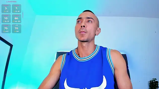 Snapshot of steven_hott8 chatting on 11/09/25, 03:38 steven hott8 online show from 11/09/25, 03:38