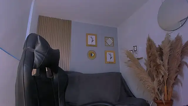 NatyFerrer  online show from 10/31/25, 10:49