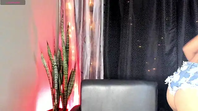 Snapshot of Renata_wilsom chatting on 01/04/25, 01:21 Renata wilsom online show from 01/04/25, 01:21
