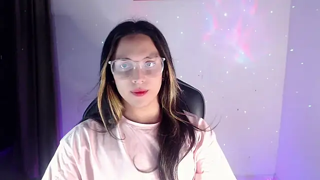 Snapshot of alexaryderr chatting on 02/14/25, 04:04 alexaryderr online show from 02/14/25, 04:04