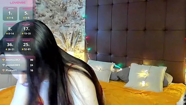 Snapshot of Mary_Walker chatting on 12/24/24, 04:11 Mary Walker online show from 12/24/24, 04:11