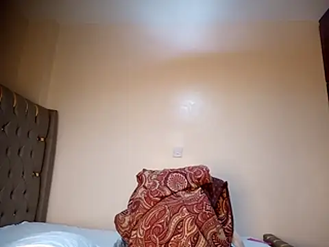 Snapshot of Pretty_tiffany chatting on 11/22/25, 10:36 Pretty tiffany online show from 11/22/25, 10:36