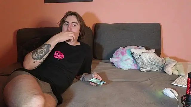 Snapshot of Katusha006 chatting on 10/14/25, 11:27 Katusha006 online show from 10/14/25, 11:27