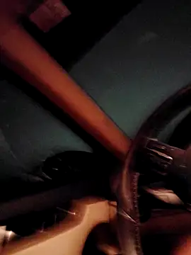 Snapshot of Throats chatting on 11/01/25, 01:02 Throats online show from 11/01/25, 01:02