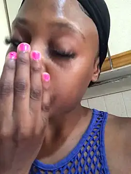 Snapshot of NAUGHTYSHALOTXX chatting on 12/08/24, 07:47 NAUGHTYSHALOTXX online show from 12/08/24, 07:47