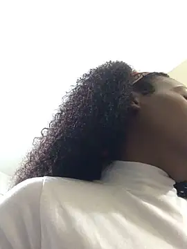 Snapshot of NAUGHTYSHALOTXX chatting on 03/11/25, 10:18 NAUGHTYSHALOTXX online show from 03/11/25, 10:18