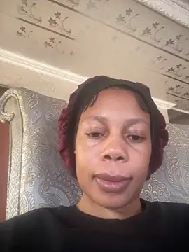 Snapshot of NAUGHTYSHALOTXX chatting on 10/09/25, 09:18 NAUGHTYSHALOTXX online show from 10/09/25, 09:18