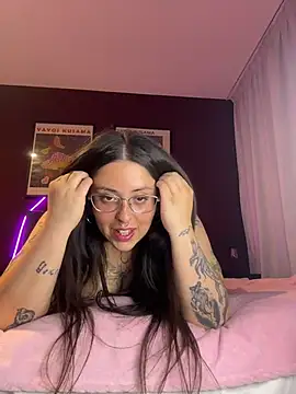 Snapshot of Mizztikaa chatting on 11/05/25, 11:16 Mizztikaa online show from 11/05/25, 11:16