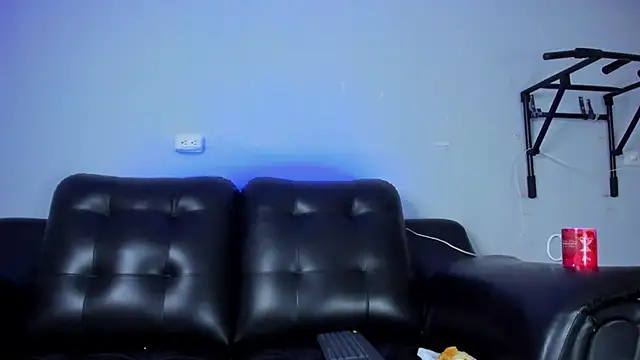 Snapshot of Rob_saenz_ chatting on 01/23/25, 01:13 Rob saenz online show from 01/23/25, 01:13