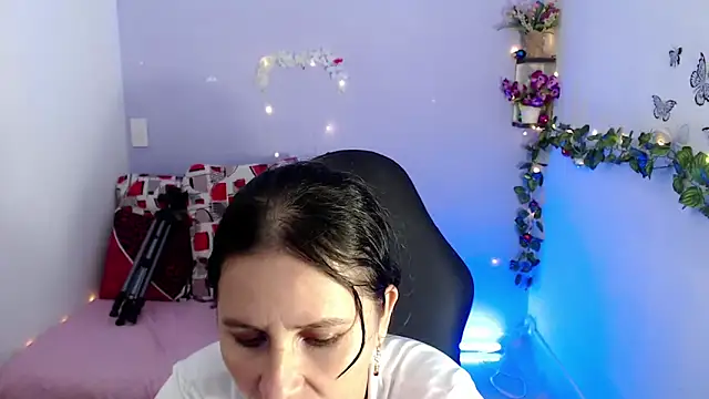 victoria jones online show from 01/11/25, 06:33