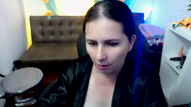 victoria jones online show from 03/19/25, 03:51