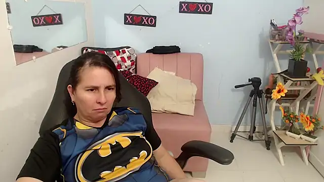 victoria jones online show from 11/14/25, 02:05