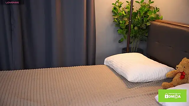 Snapshot of Bellacle chatting on 02/16/25, 11:05 Bellacle online show from 02/16/25, 11:05