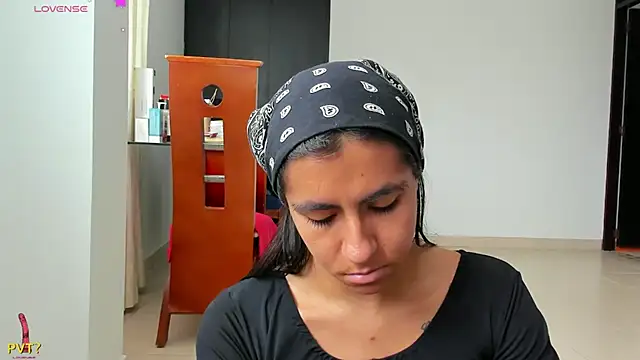 Kamilasalazar online show from 02/14/25, 06:40