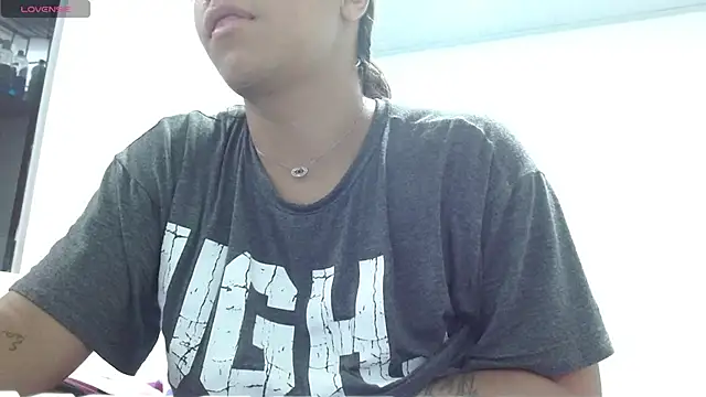 Kamilasalazar online show from 09/15/25, 07:58