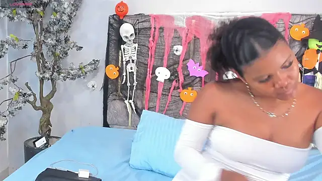 Isabellsmmith online show from 10/18/25, 07:47