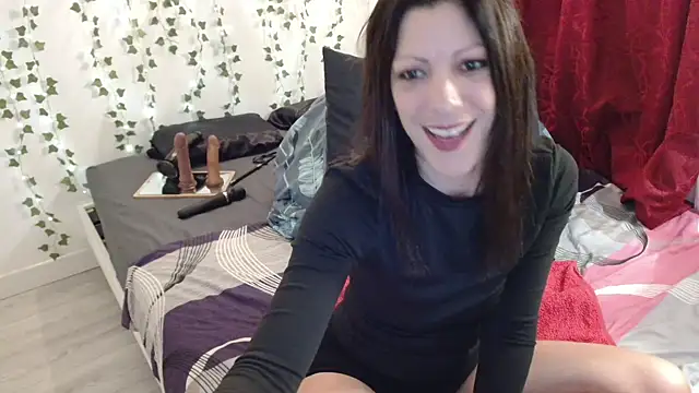 Snapshot of Cataleyaloca chatting on 11/24/25, 04:07 Cataleyaloca online show from 11/24/25, 04:07