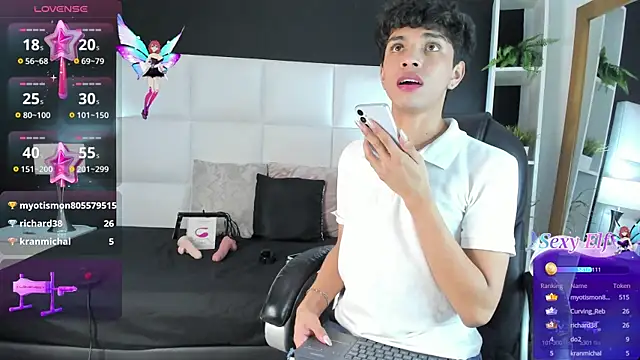 Snapshot of Santy_carrington chatting on 12/15/24, 01:35 Santy carrington online show from 12/15/24, 01:35