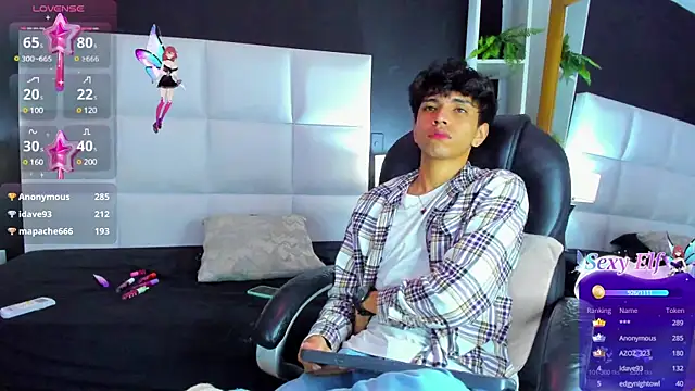 Snapshot of Santy_carrington chatting on 12/19/24, 07:29 Santy carrington online show from 12/19/24, 07:29