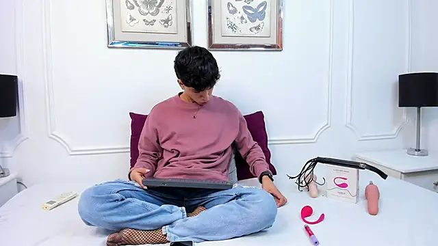 Snapshot of Santy_carrington chatting on 12/31/24, 12:57 Santy carrington online show from 12/31/24, 12:57