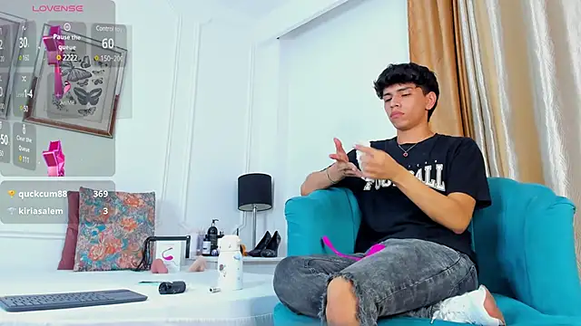 Snapshot of Santy_carrington chatting on 01/14/25, 01:04 Santy carrington online show from 01/14/25, 01:04