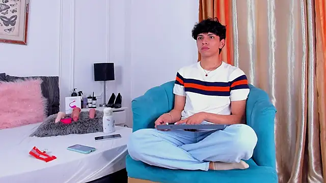 Snapshot of Santy_carrington chatting on 02/03/25, 08:03 Santy carrington online show from 02/03/25, 08:03