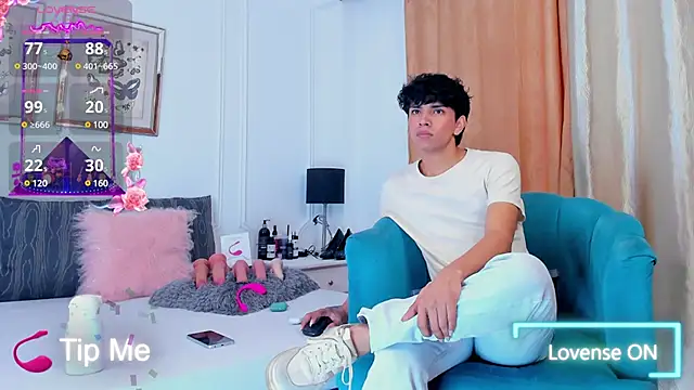 Snapshot of Santy_carrington chatting on 02/11/25, 08:20 Santy carrington online show from 02/11/25, 08:20