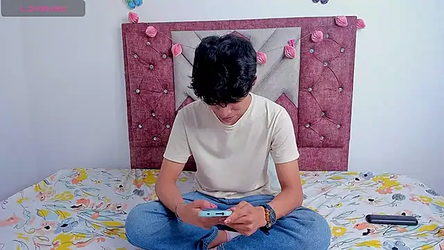 Snapshot of Santy_carrington chatting on 03/11/25, 09:48 Santy carrington online show from 03/11/25, 09:48