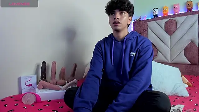 Snapshot of Santy_carrington chatting on 09/23/25, 03:42 Santy carrington online show from 09/23/25, 03:42