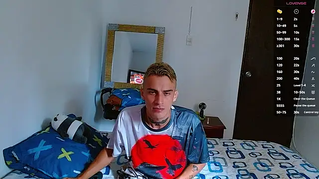 Snapshot of bray_hotboy777 chatting on 11/15/25, 07:10 bray hotboy777 online show from 11/15/25, 07:10