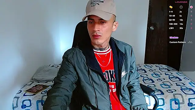 Snapshot of bray_hotboy777 chatting on 11/16/25, 03:39 bray hotboy777 online show from 11/16/25, 03:39