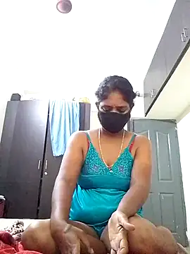 Snapshot of Tamil--Rani chatting on 12/11/24, 06:36 Tamil--Rani online show from 12/11/24, 06:36