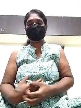 Snapshot of Tamil--Rani chatting on 12/12/24, 12:55 Tamil--Rani online show from 12/12/24, 12:55