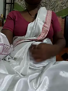 Snapshot of Tamil--Rani chatting on 02/08/25, 04:47 Tamil--Rani online show from 02/08/25, 04:47