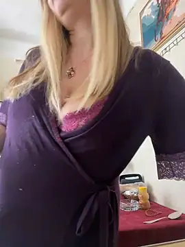 Snapshot of OlgaBuzzz chatting on 02/10/25, 06:42 OlgaBuzzz online show from 02/10/25, 06:42