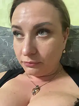 Snapshot of OlgaBuzzz chatting on 03/21/25, 09:45 OlgaBuzzz online show from 03/21/25, 09:45