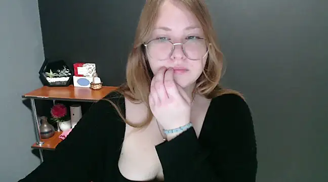 Snapshot of lady_minx chatting on 01/08/25, 08:27 lady minx online show from 01/08/25, 08:27
