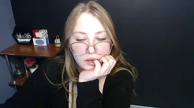 Snapshot of lady_minx chatting on 01/22/25, 10:29 lady minx online show from 01/22/25, 10:29