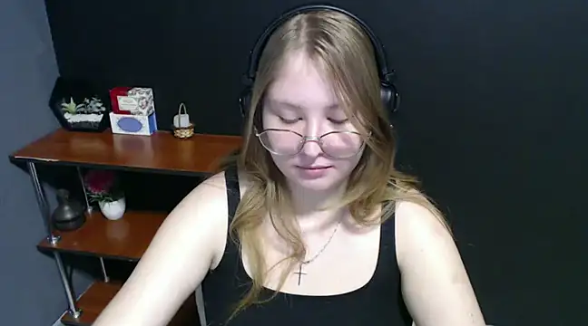 Snapshot of lady_minx chatting on 01/24/25, 10:53 lady minx online show from 01/24/25, 10:53