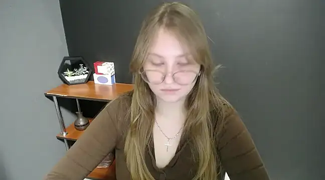Snapshot of lady_minx chatting on 02/11/25, 10:48 lady minx online show from 02/11/25, 10:48