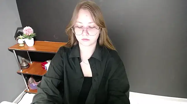 Snapshot of lady_minx chatting on 02/26/25, 07:20 lady minx online show from 02/26/25, 07:20