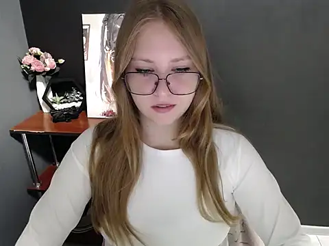 Snapshot of lady_minx chatting on 10/02/25, 06:42 lady minx online show from 10/02/25, 06:42