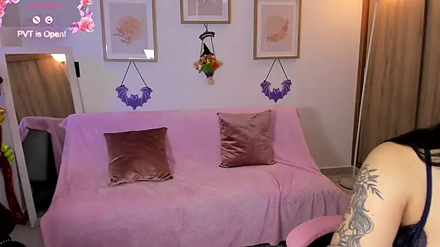 Veronica isaza   online show from 10/20/25, 12:49