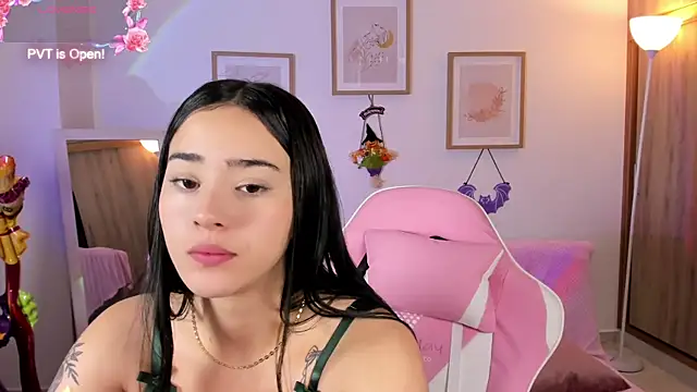 Veronica isaza   online show from 10/23/25, 12:37