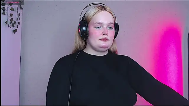 rozzhaos8 online show from 10/23/25, 11:31