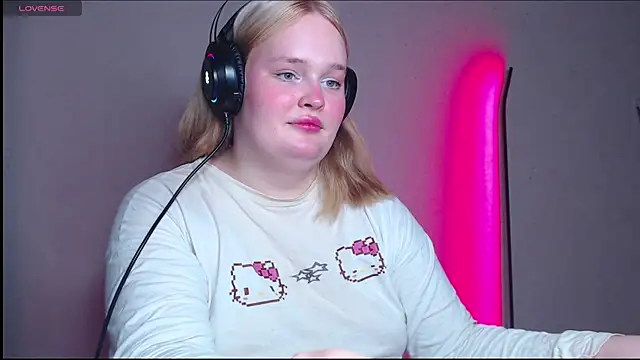 rozzhaos8 online show from 10/31/25, 05:25