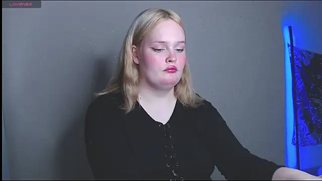 rozzhaos8 online show from 11/11/25, 07:03