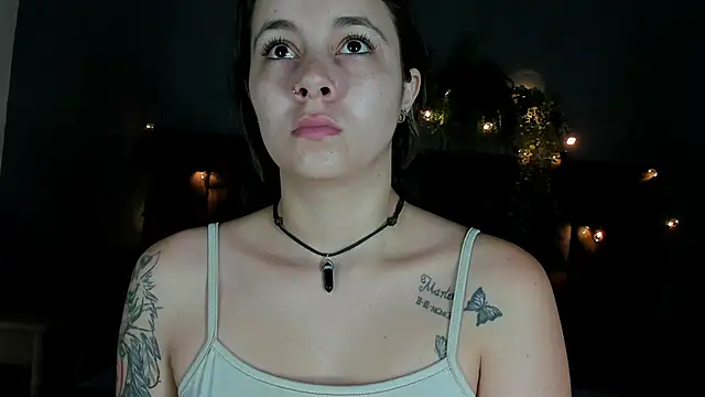 Snapshot of AmbarHills_1 chatting on 10/14/25, 11:33 AmbarHills 1 online show from 10/14/25, 11:33