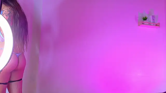 Snapshot of AmbarHills_1 chatting on 10/18/25, 11:33 AmbarHills 1 online show from 10/18/25, 11:33